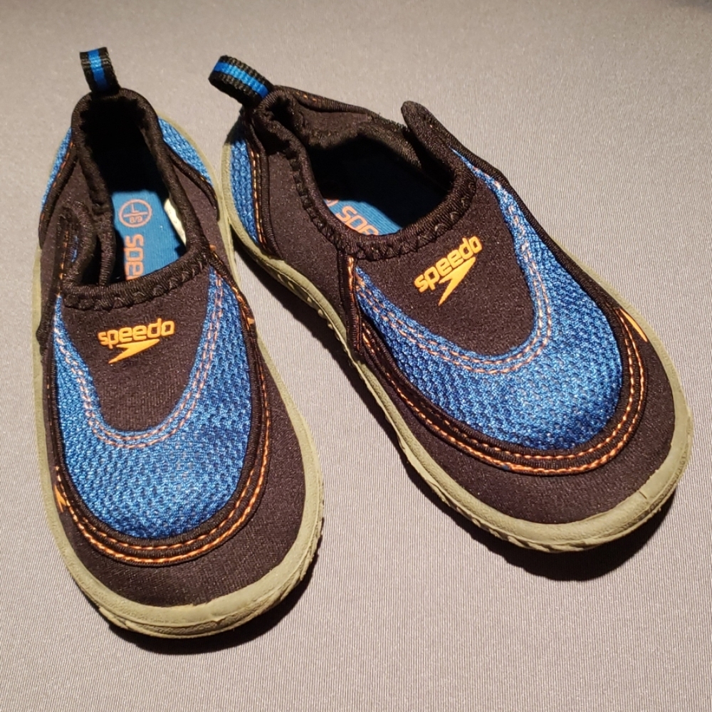EUC - Boys Speedo Swim/Water Shoes